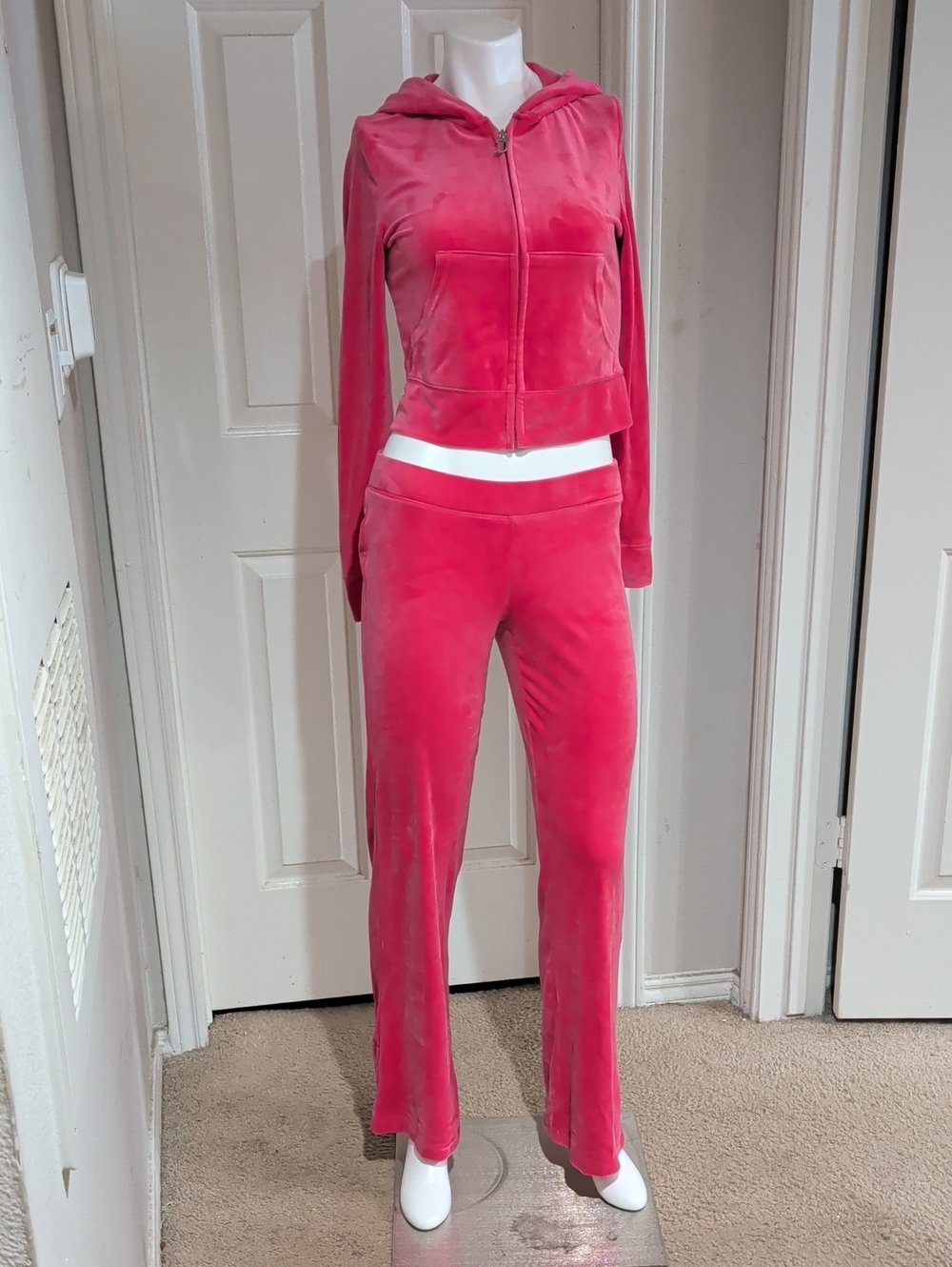 Juicy Couture Pink Velour Zip Hoodie and Wide-Leg Joggers Set Women's Small